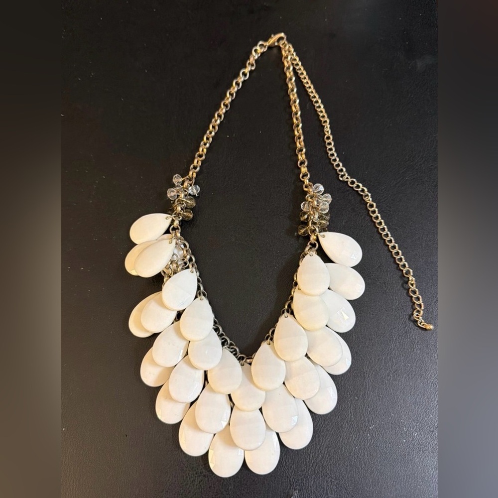 Elegant Gold and White Teardrop Necklace